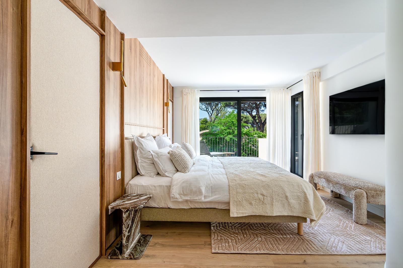 Aménagement chambre villa Saint Tropez